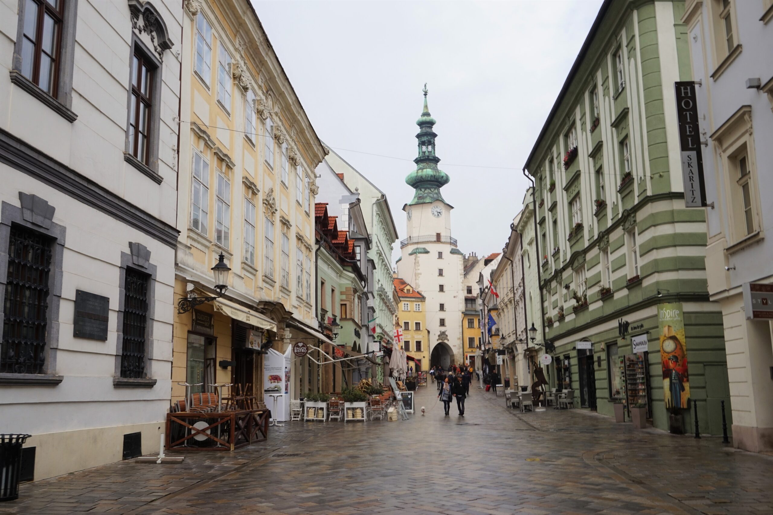 [:ro]Pe străzile din Bratislava, unde m-am simțit ca acasă[:]